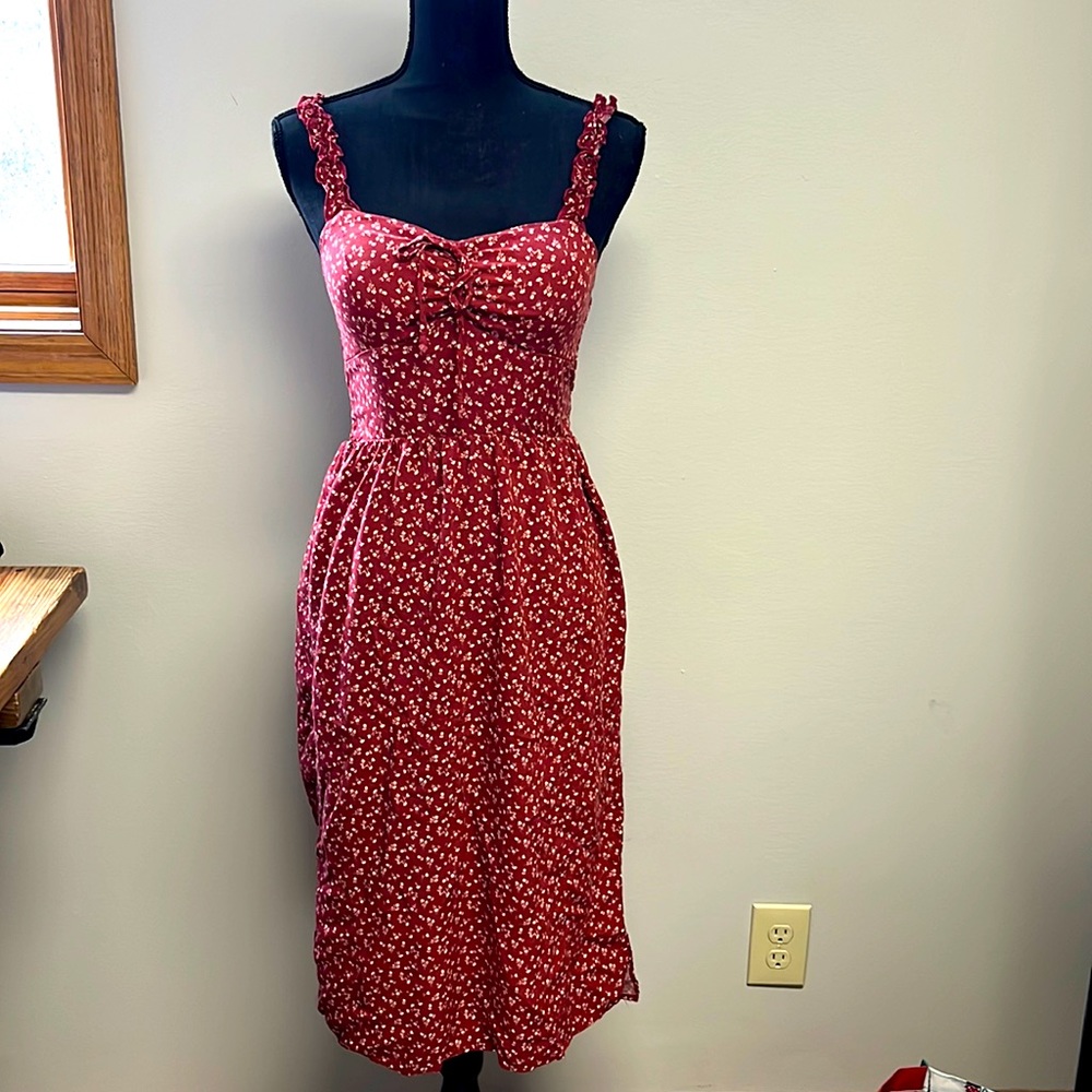 Maroon Fitted Midi Dress - Floral